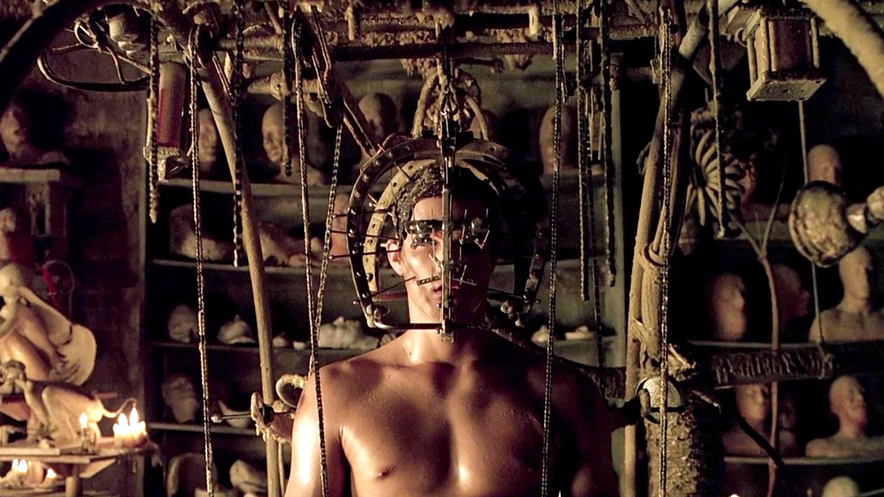This is a still image from the 2005 film, House of Wax.